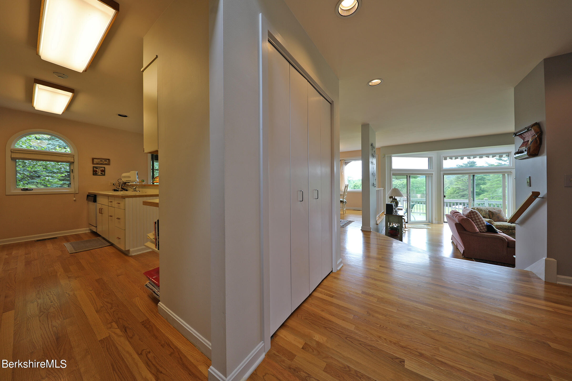 19 Hawthorne Road, Unit HV 17 Stockbridge, MA 01262 - Photo 22 of 53 ENTRY TO KITCHEN