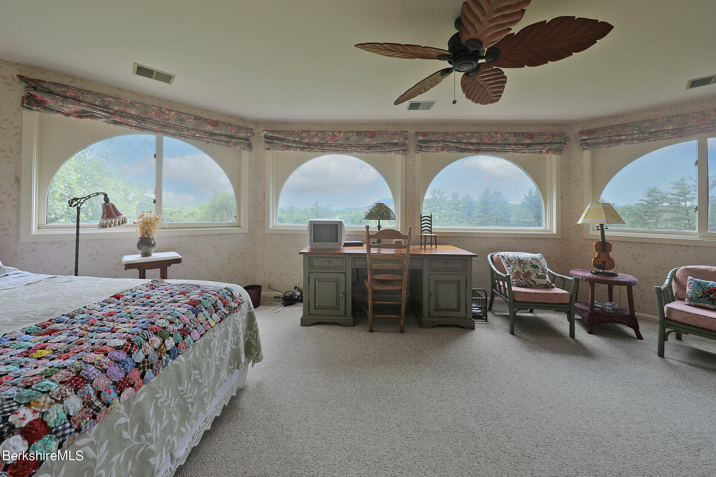 19 Hawthorne Road, Unit HV 17 Stockbridge, MA 01262 - Photo 33 of 53 GUEST ROOM W/VIEW