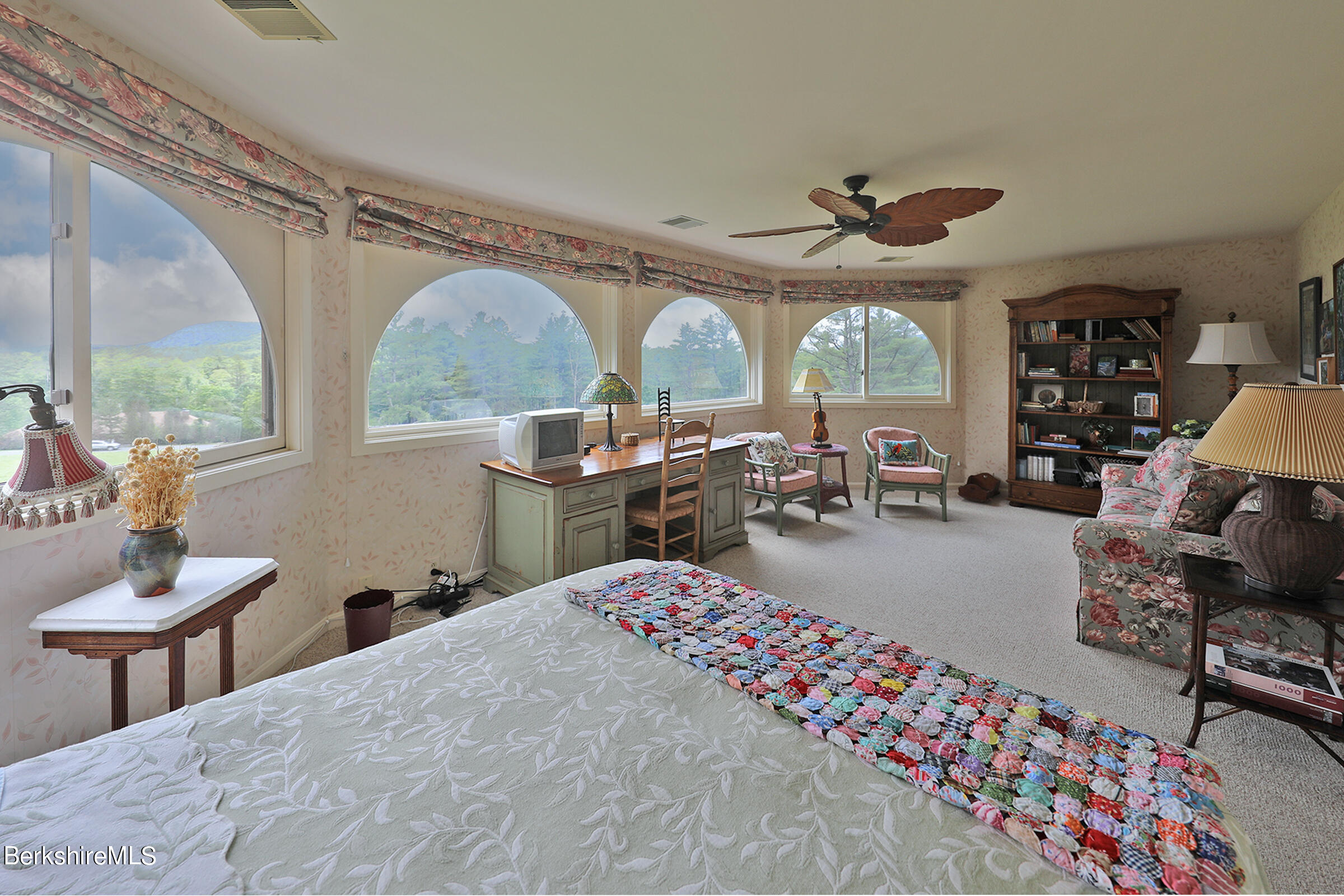 19 Hawthorne Road, Unit HV 17 Stockbridge, MA 01262 - Photo 34 of 53 SPACIOUS WITH SITTING AREA