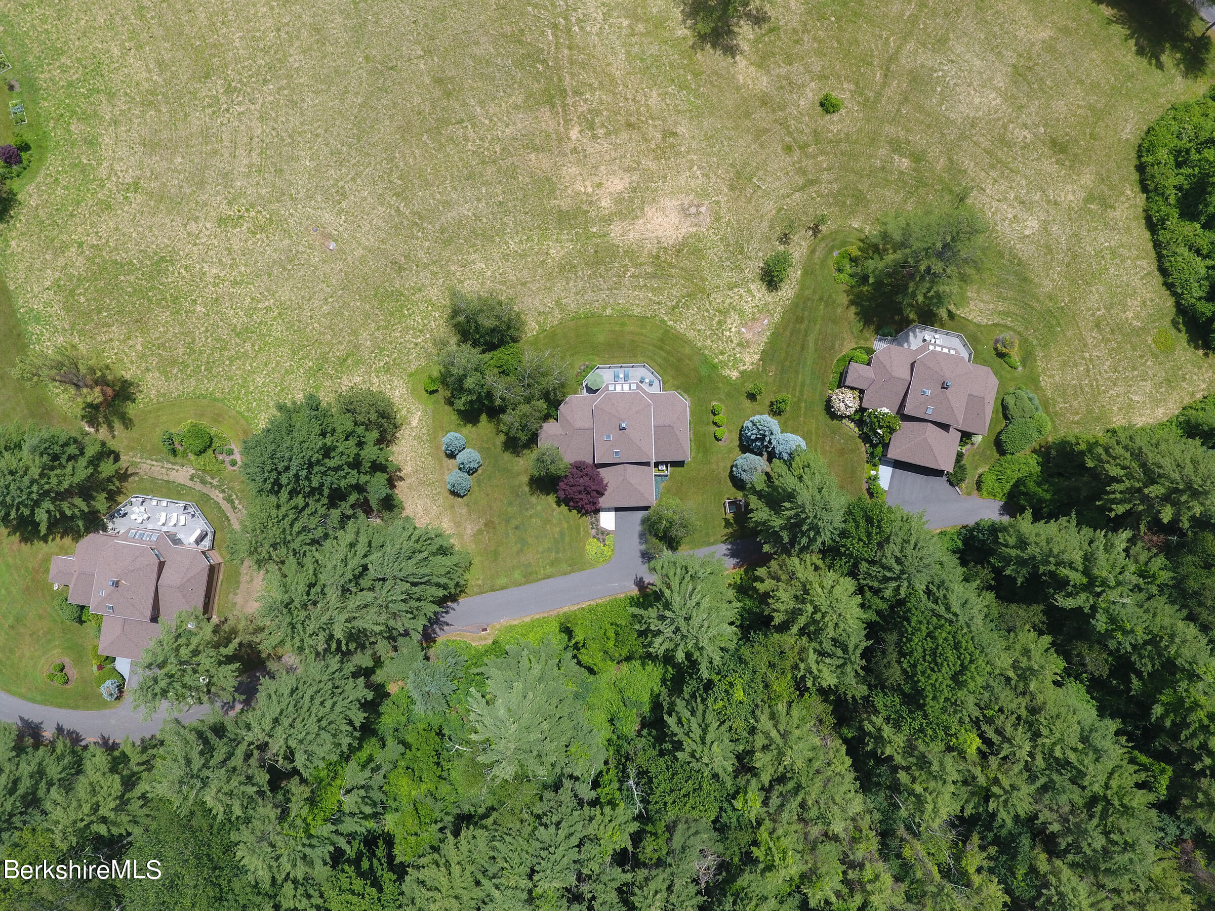 19 Hawthorne Road, Unit HV 17 Stockbridge, MA 01262 - Photo 43 of 53 SUBJECT IS MIDDLE VILLA