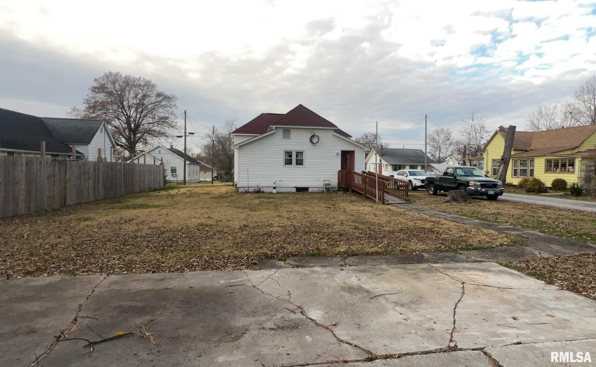 606 South State Street Christopher, IL 62822 - Photo 2 of 20 Gallery Image 2