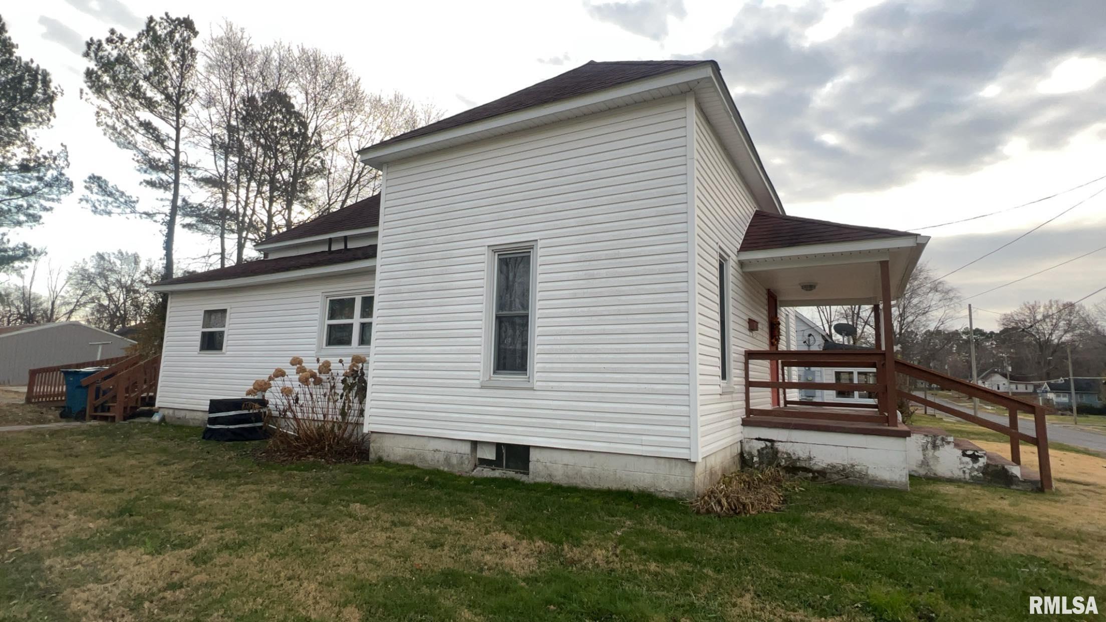 606 South State Street Christopher, IL 62822 - Photo 4 of 20 Gallery Image 4