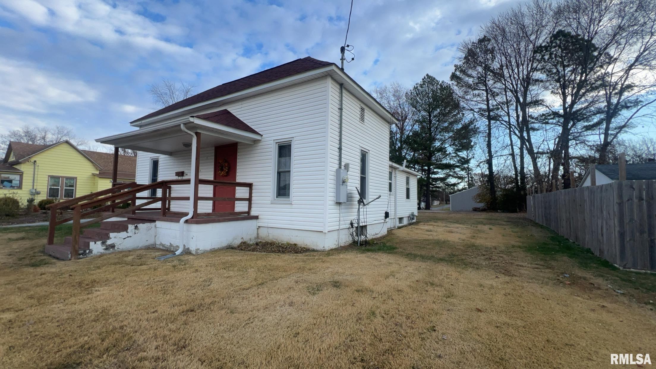 606 South State Street Christopher, IL 62822 - Photo 5 of 20 Gallery Image 5