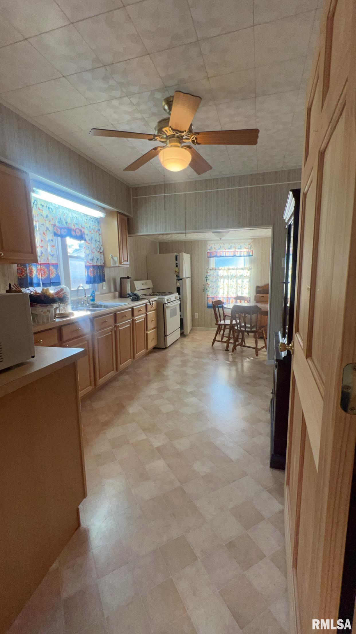 606 South State Street Christopher, IL 62822 - Photo 10 of 20 Gallery Image 10
