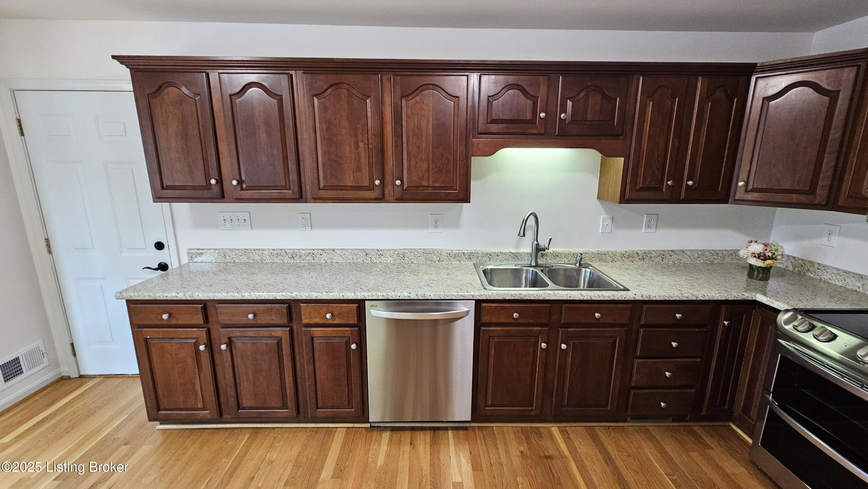8113 Rome Beauty Way Louisville, KY 40228 - Photo 19 of 103 Kitchen