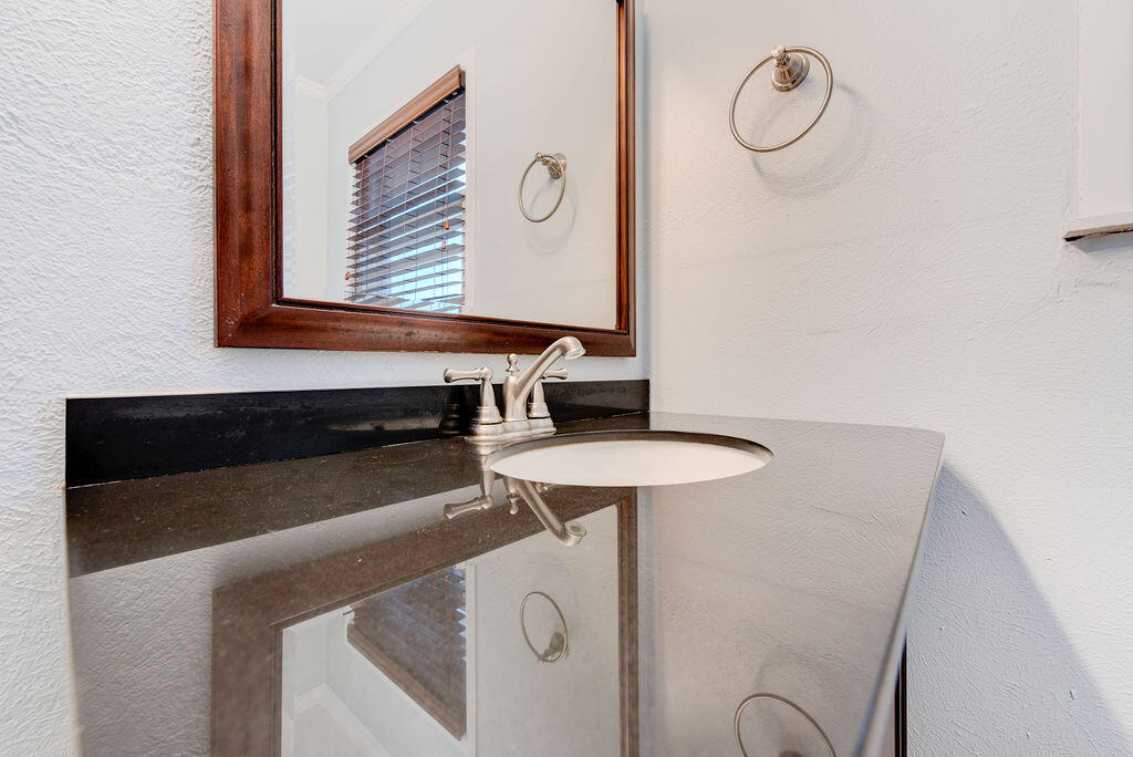 4406 26th Street Lubbock, TX 79410 - Photo 15 of 22 a room with musical instruments
