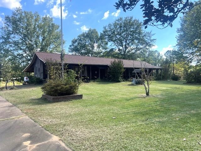 34 Mallard Road Waterford, MS 38685 - Photo 27 of 27 View of front of house with a front lawn