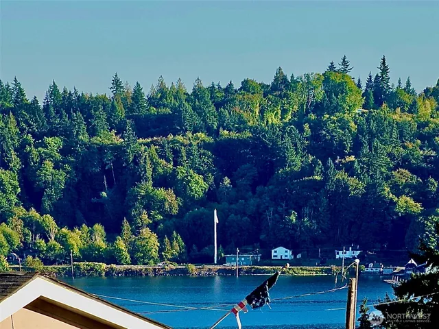 $237,500 | 4720 West Davis Road, Bremerton, WA 98312