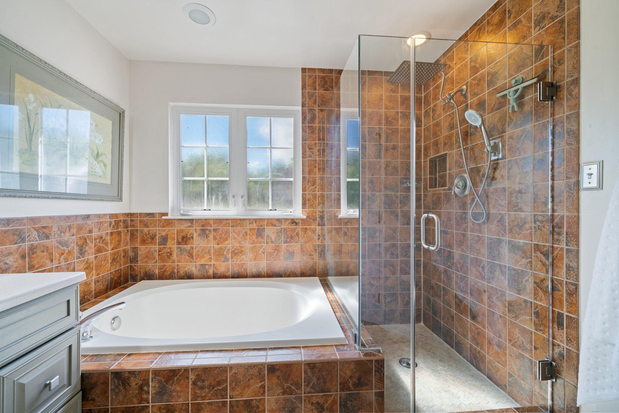 13916 Lullaby Road Germantown, MD 20874 - Photo 24 of 45 Primary bathroom on upper level.