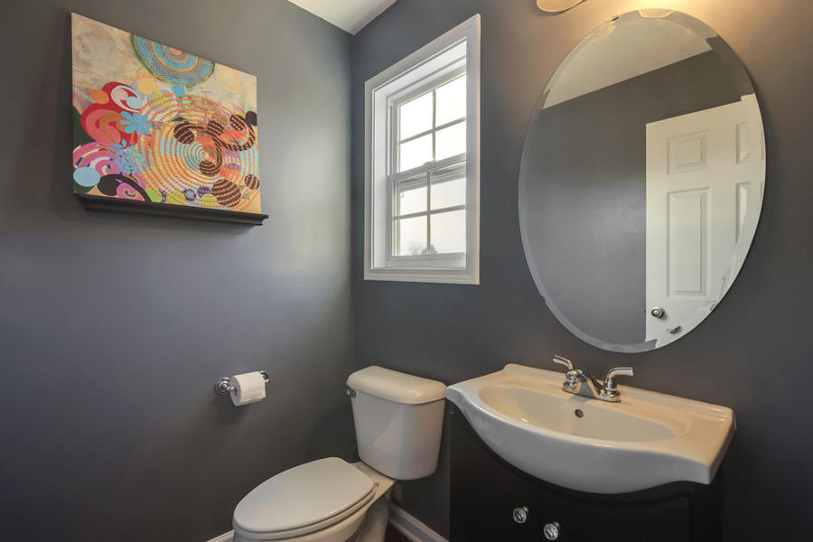 1821 Turning Point Road Powell, TN 37849 - Photo 14 of 34 14_TurningPointRoad_1821_HalfBath