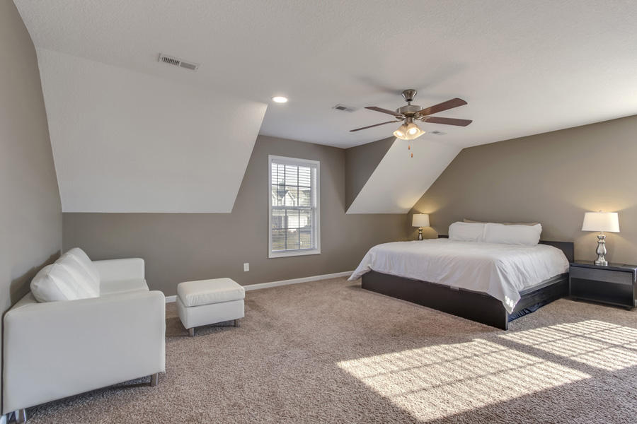 1821 Turning Point Road Powell, TN 37849 - Photo 18 of 34 18_TurningPointRoad_1821_MasterBedroom01