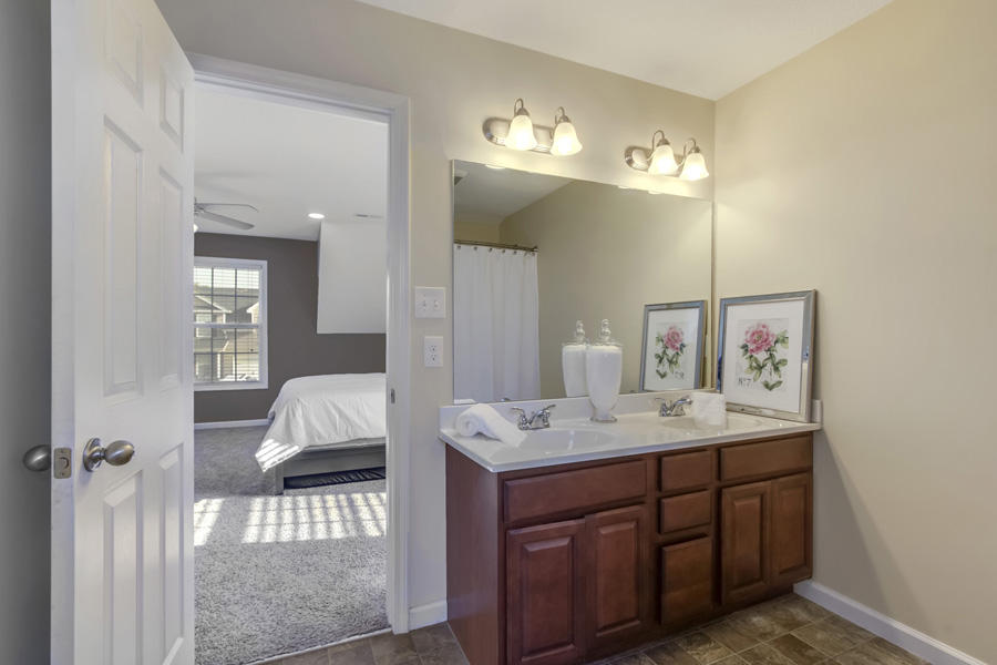 1821 Turning Point Road Powell, TN 37849 - Photo 22 of 34 22_TurningPointRoad_1821_MasterBath02