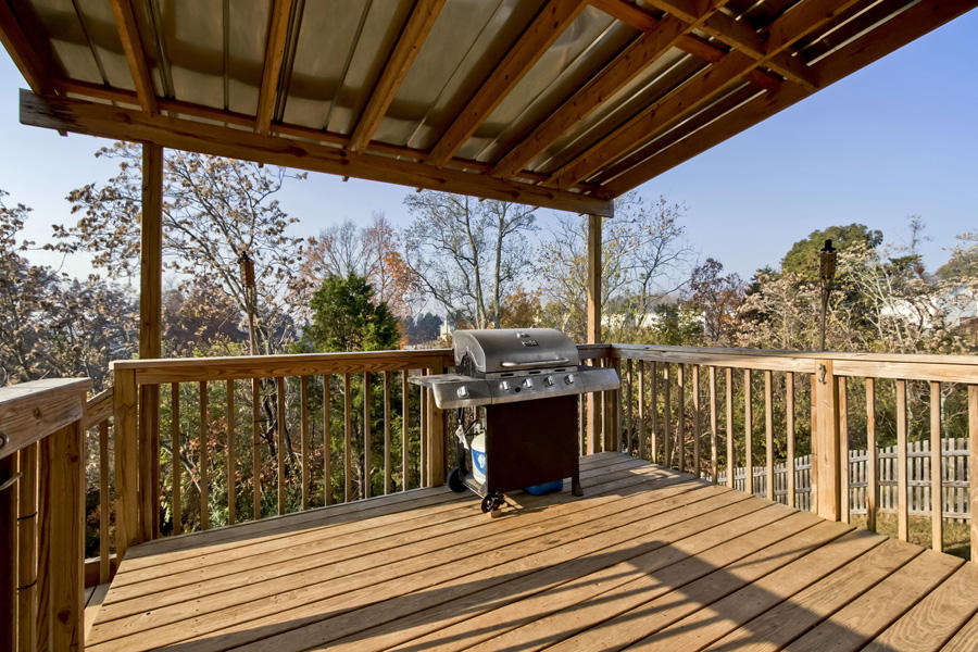 1821 Turning Point Road Powell, TN 37849 - Photo 32 of 34 32_TurningPointRoad_1821_Deck