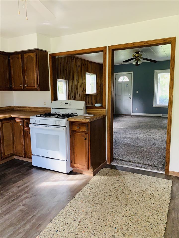 12302 Nichols Road Montrose, MI 48457 - Photo 3 of 17 31375366-2.JPG