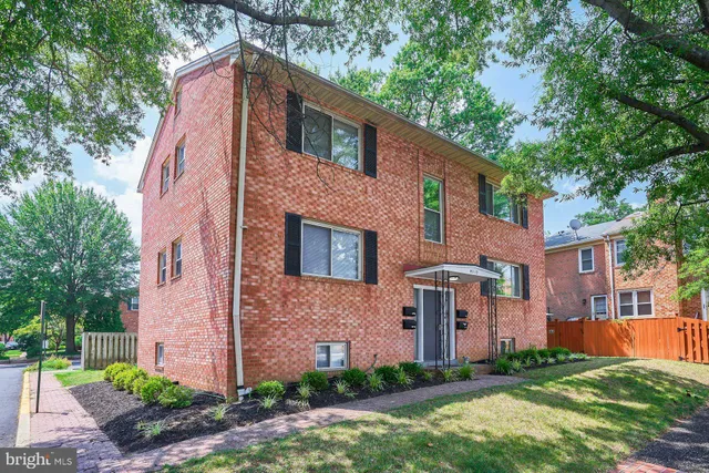 $2,750 | 4510 Washington Boulevard, Unit 1, Arlington, VA 22201