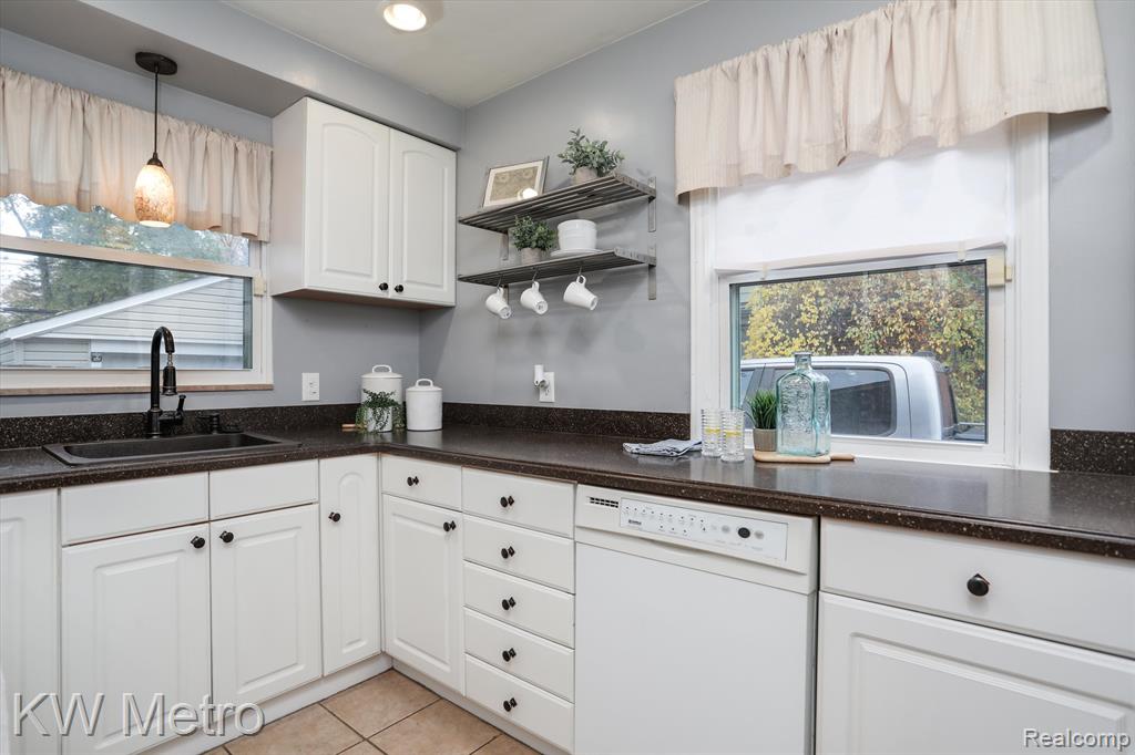 1108 West 12 Mile Road Royal Oak, MI 48073 - Photo 7 of 28