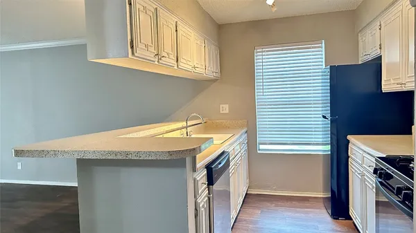 $1,100 | 5426 Menchaca Road, Unit 203, Austin, TX 78745