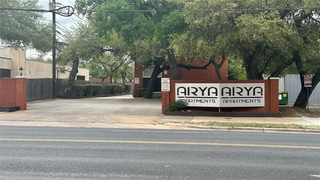 $1,100 | 5426 Menchaca Road, Unit 203, Austin, TX 78745