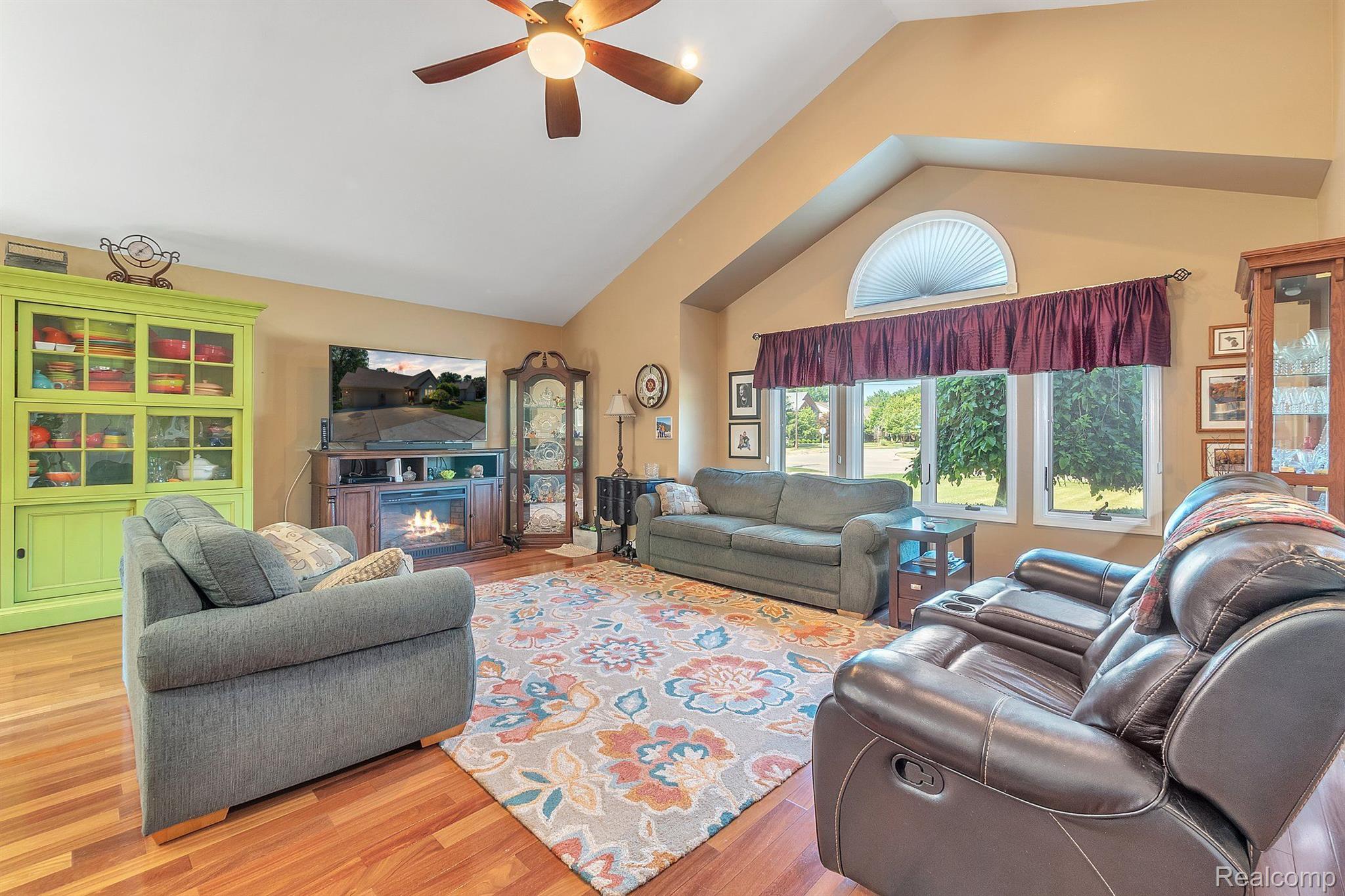 39804 Dequindre Road Sterling Heights, MI 48310 - Photo 11 of 47 Gallery Image 11