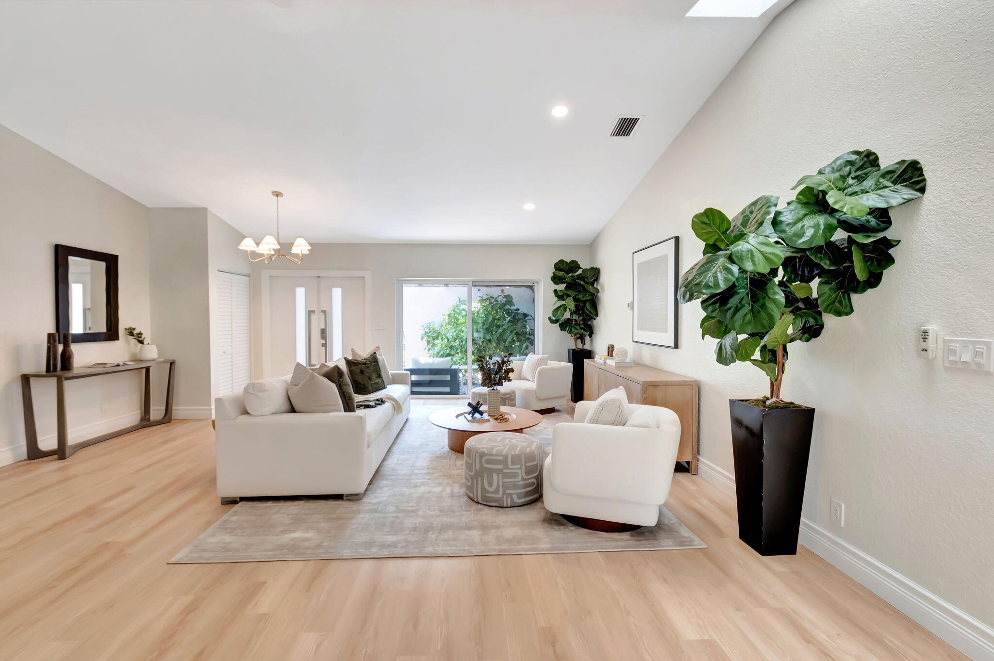 10310 Crosswind Road Boca Raton, FL 33498 - Photo 3 of 39 Living Room