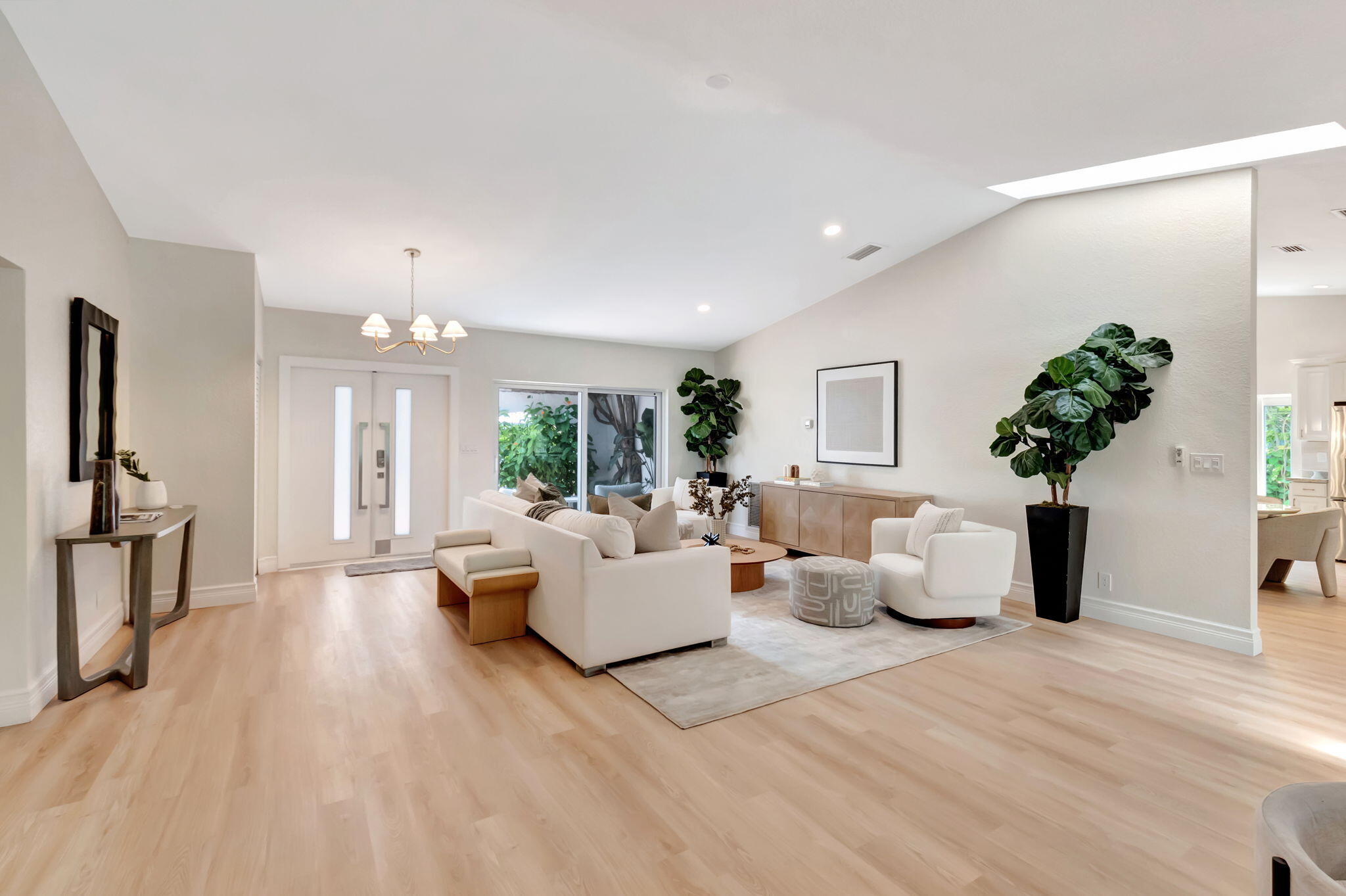 10310 Crosswind Road Boca Raton, FL 33498 - Photo 4 of 39 Living Room