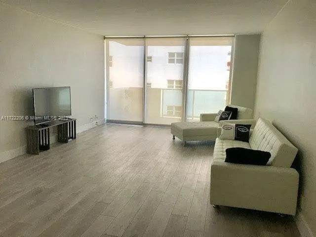 $319,900 | 1200 West Avenue, Unit 1018, Miami Beach, FL 33139