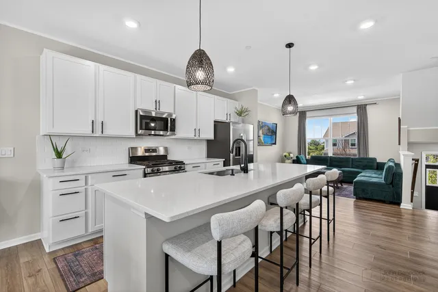 $389,000 | 3209 Martini Street, Mundelein, IL 60060