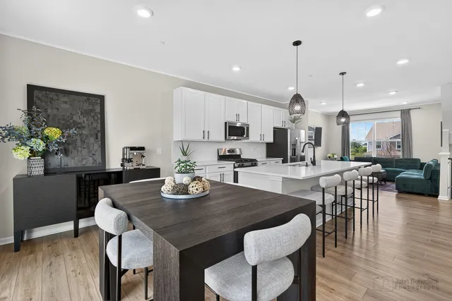 $389,000 | 3209 Martini Street, Mundelein, IL 60060