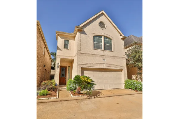 $3,200 | 10126 Holly Chase Drive, Houston, TX 77042
