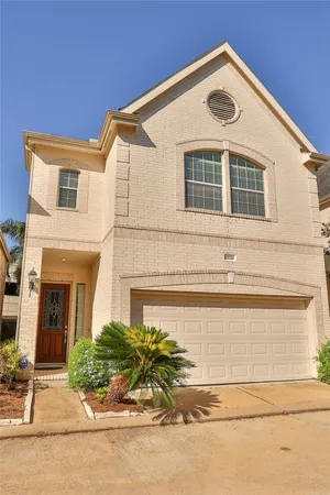 $3,200 | 10126 Holly Chase Drive, Houston, TX 77042