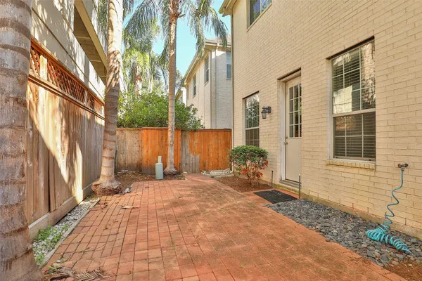 $3,200 | 10126 Holly Chase Drive, Houston, TX 77042