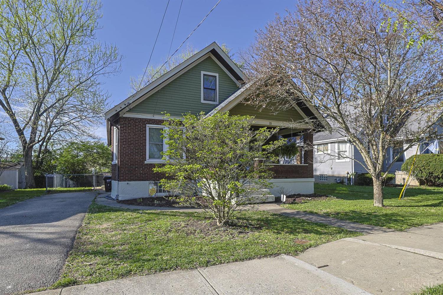 15 Bonham Road Wyoming, OH 45215 - Photo 2 of 37