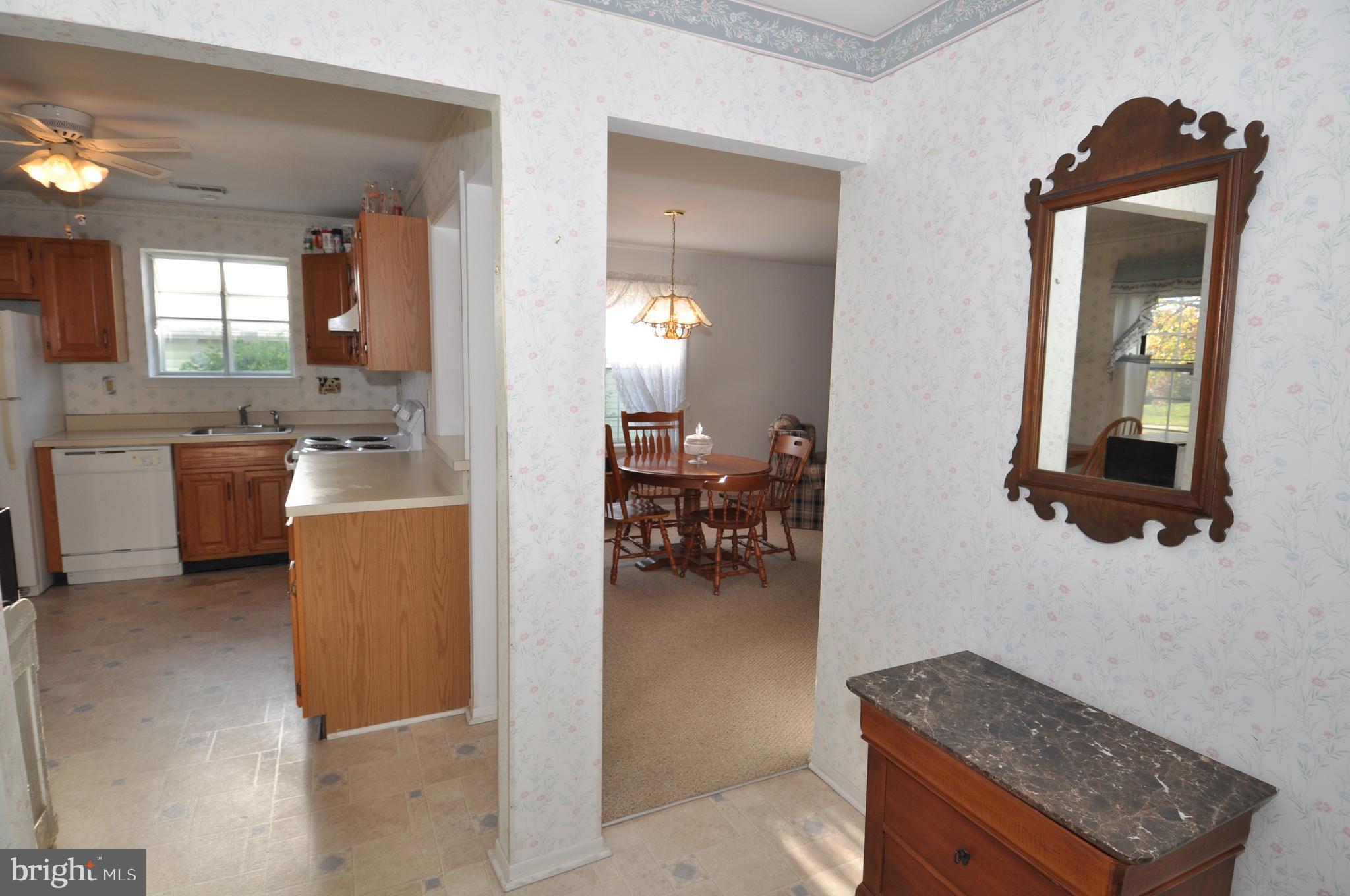 306 Wagon Wheel Circle Columbus, NJ 08022 - Photo 13 of 24