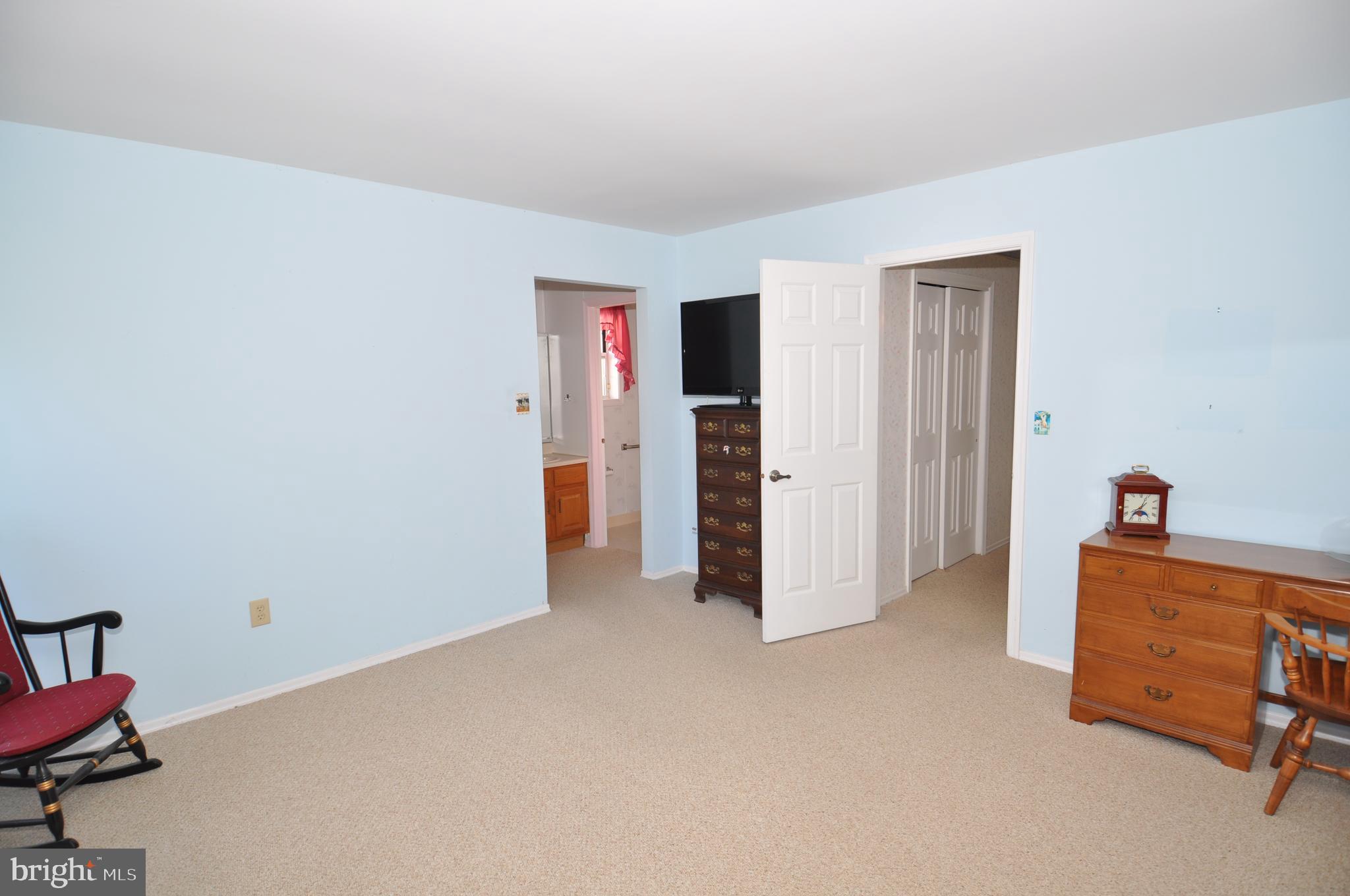 306 Wagon Wheel Circle Columbus, NJ 08022 - Photo 18 of 24