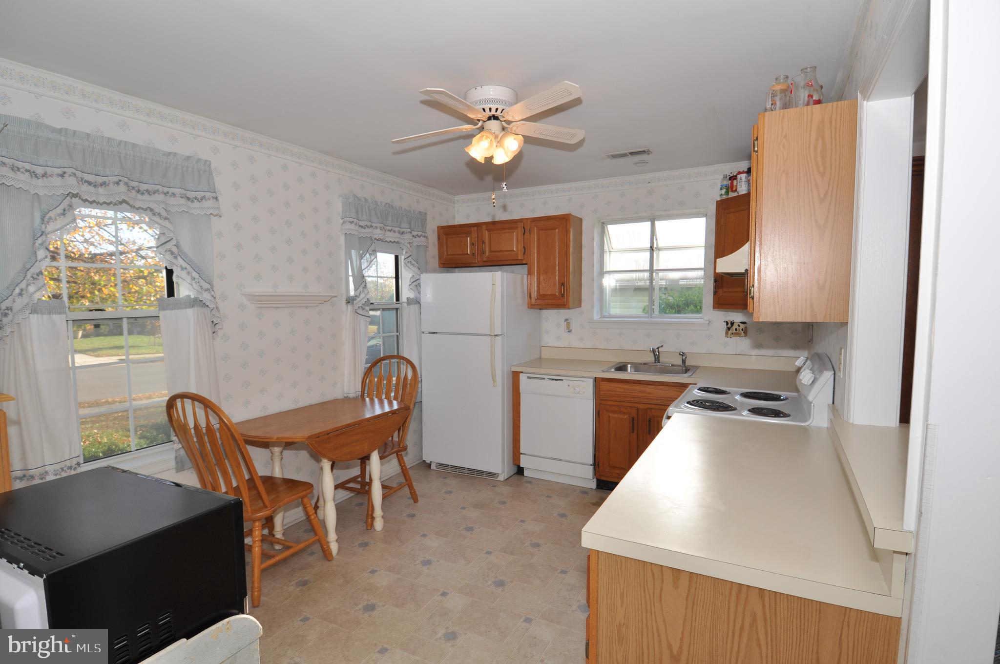 306 Wagon Wheel Circle Columbus, NJ 08022 - Photo 6 of 24