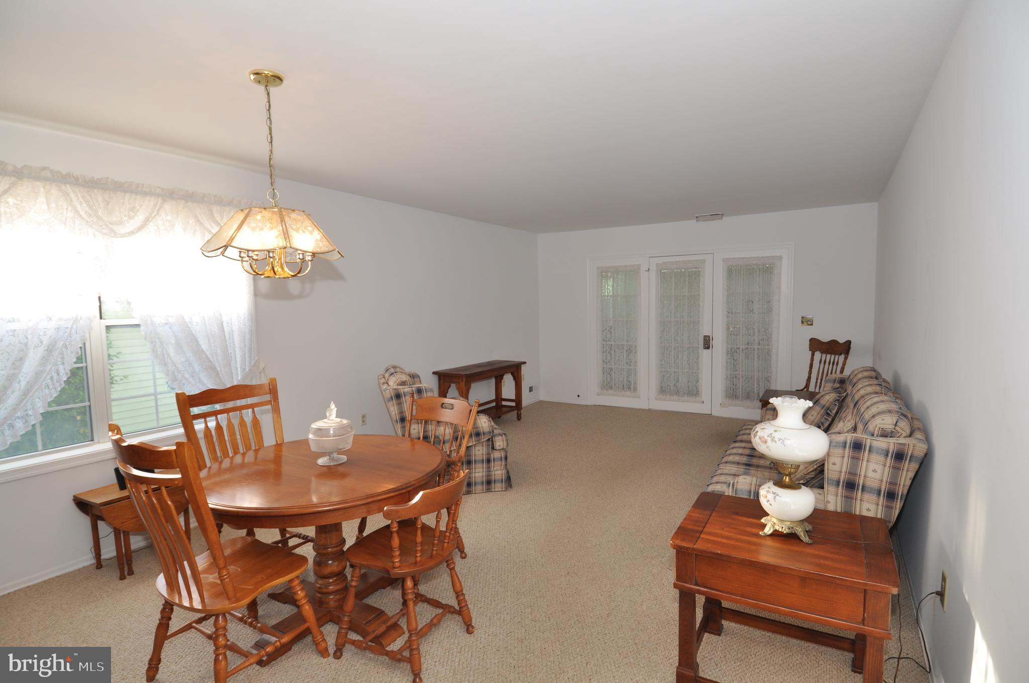 306 Wagon Wheel Circle Columbus, NJ 08022 - Photo 9 of 24