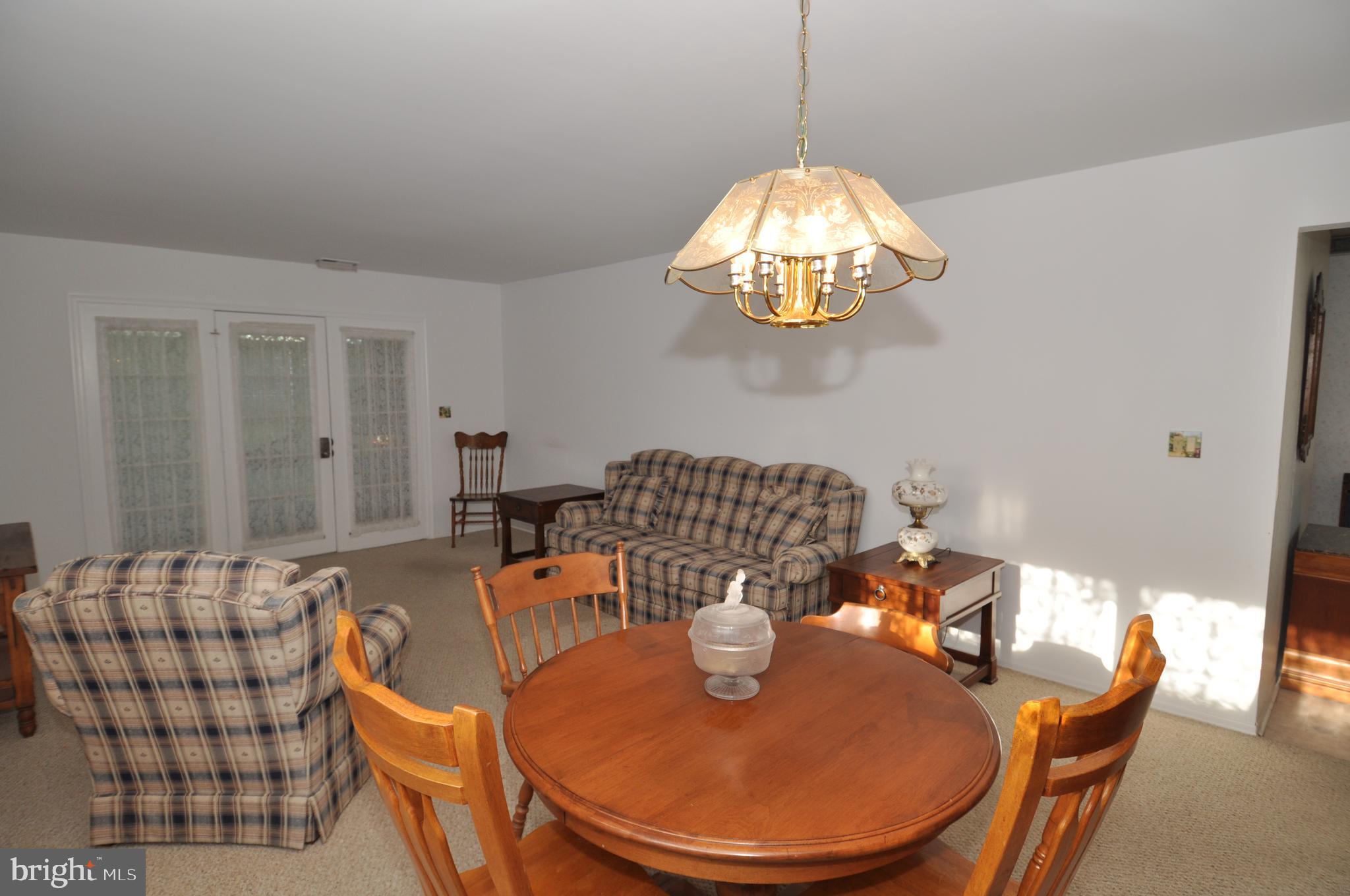 306 Wagon Wheel Circle Columbus, NJ 08022 - Photo 10 of 24