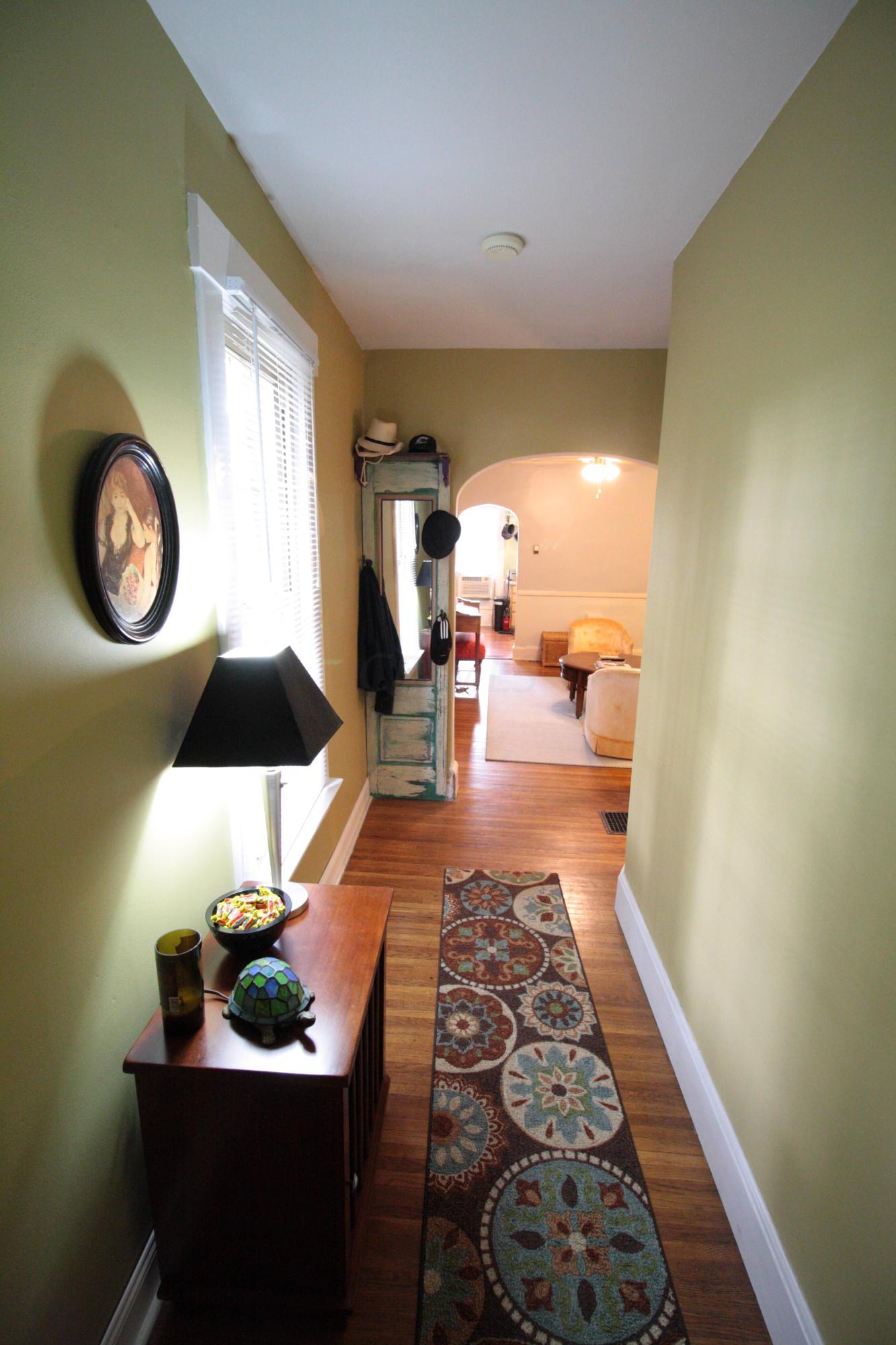 45 West Pacemont Road Columbus, OH 43202 - Photo 4 of 24