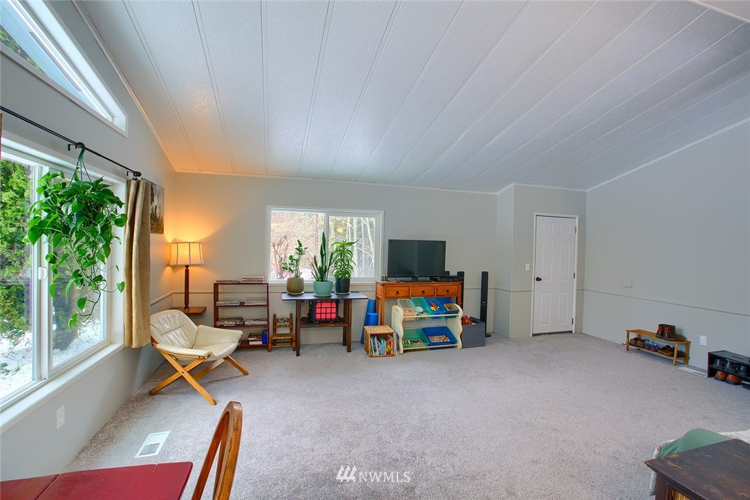 18310 Roberts Road Northwest Vaughn, WA 98394 - Photo 5 of 16