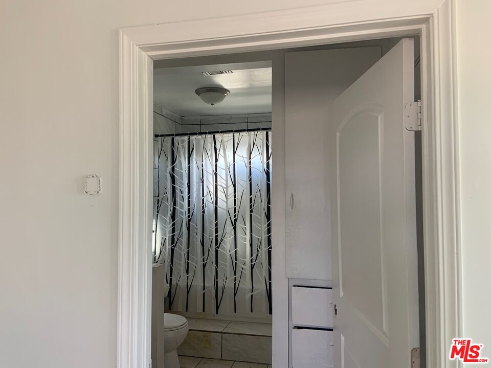 4908 Fort Tejon Road Palmdale, CA 93552 - Photo 10 of 21 a view of a elevator