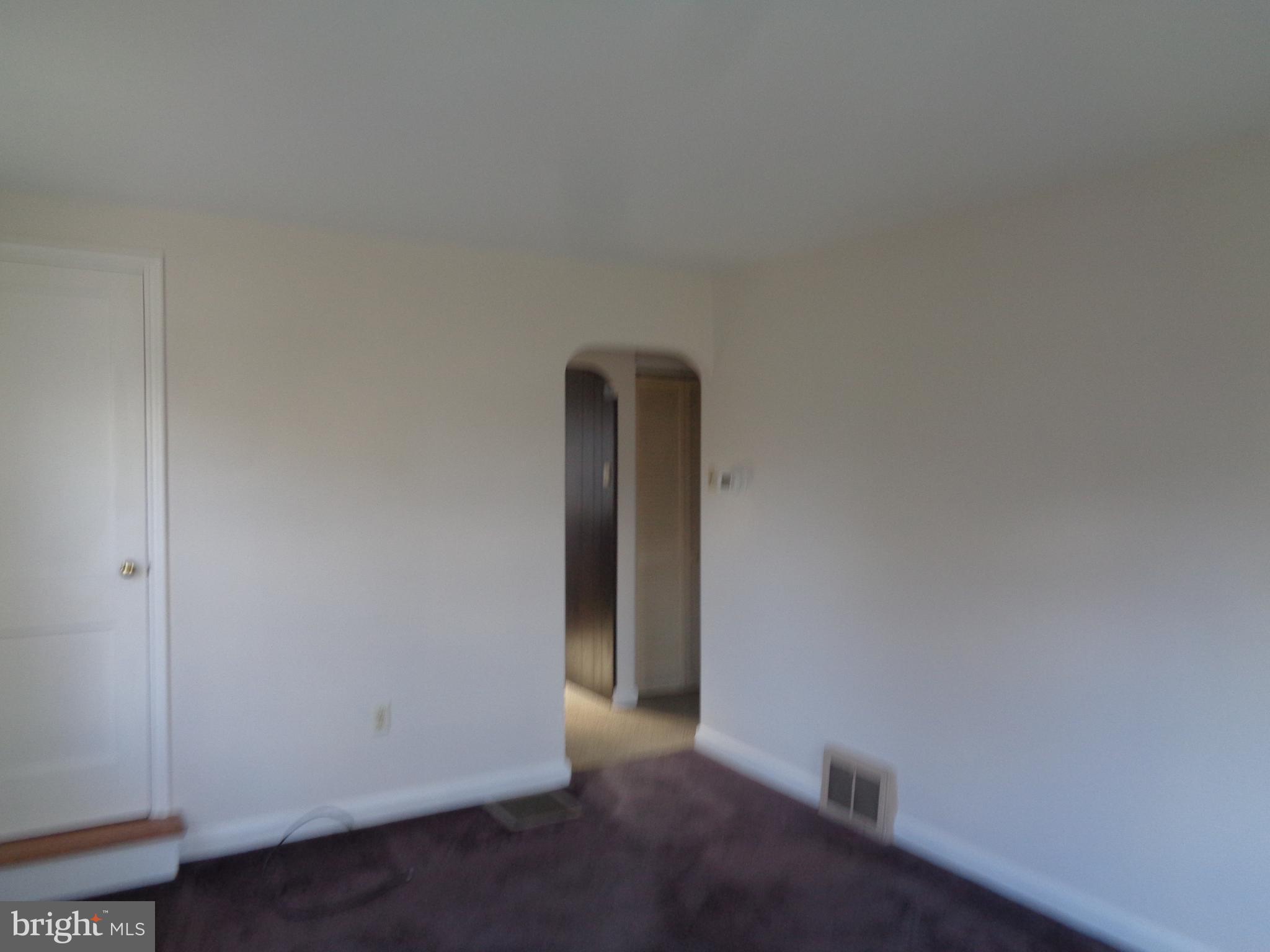 106 Cortelyou Avenue Reading, PA 19607 - Photo 5 of 19 Living Room