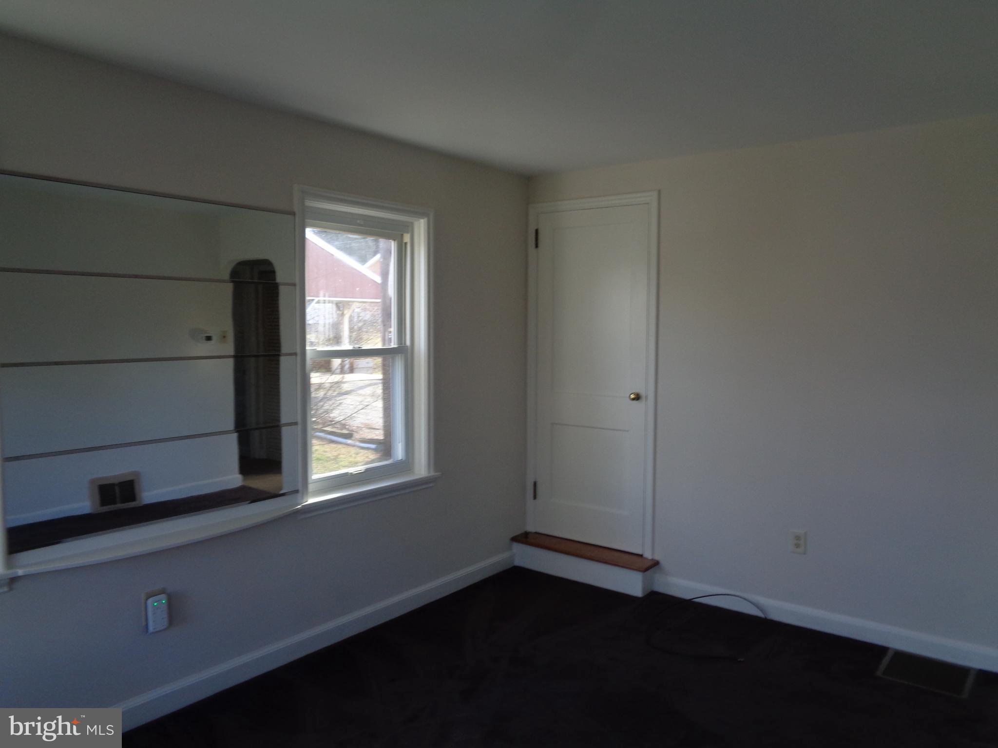 106 Cortelyou Avenue Reading, PA 19607 - Photo 6 of 19 Living Room view 2