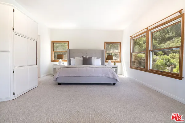 $1,795,000 | 17952 Karen Drive, Encino, CA 91316