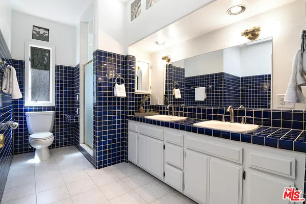 $1,795,000 | 17952 Karen Drive, Encino, CA 91316