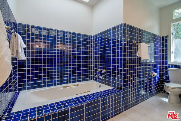 $1,795,000 | 17952 Karen Drive, Encino, CA 91316