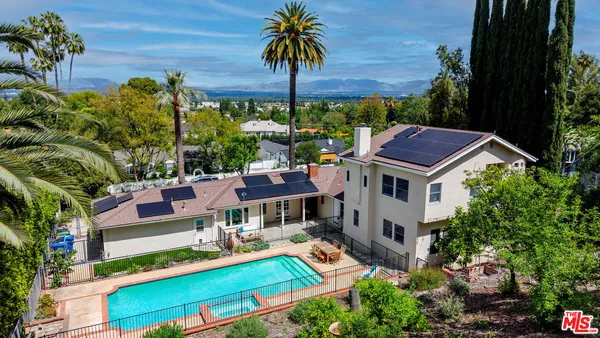 $1,795,000 | 17952 Karen Drive, Encino, CA 91316
