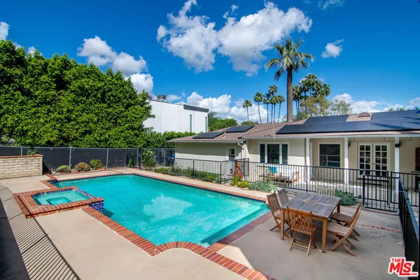 $1,795,000 | 17952 Karen Drive, Encino, CA 91316