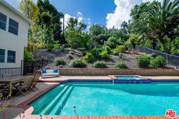 $1,795,000 | 17952 Karen Drive, Encino, CA 91316