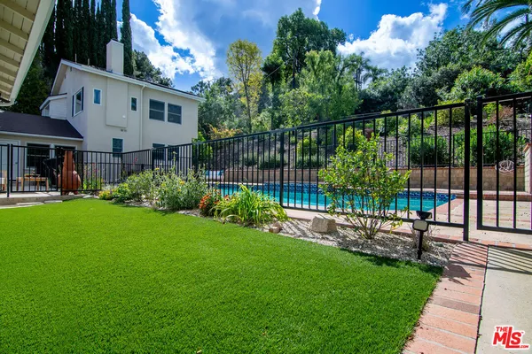 $1,795,000 | 17952 Karen Drive, Encino, CA 91316