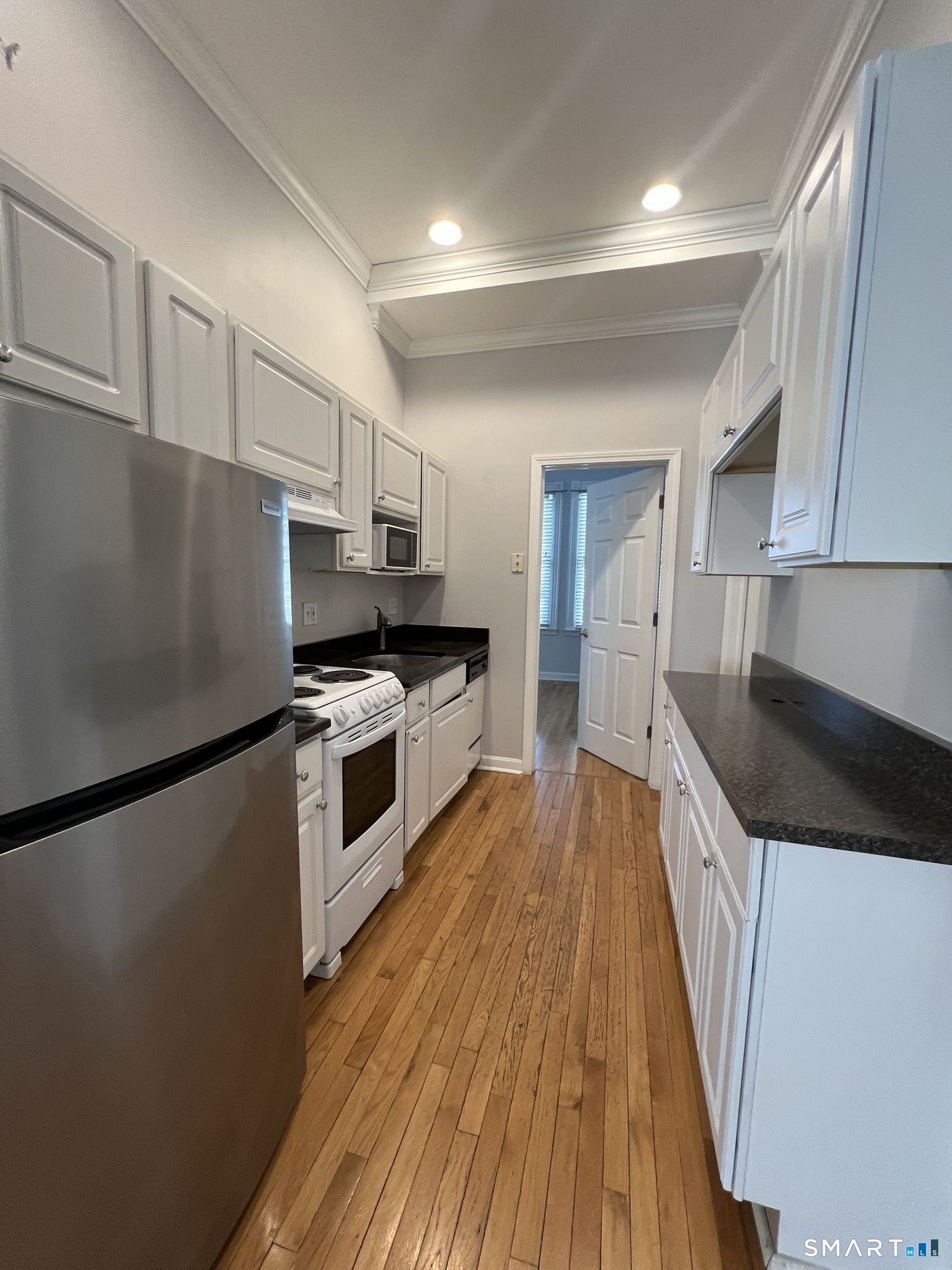 49 Glenbrook Road, Unit 103 Stamford, CT 06902 - Photo 12 of 47 Kitchen